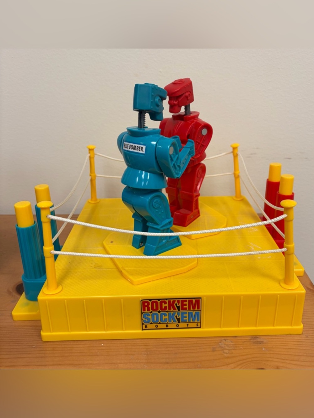 Rock’em Sock’em Robots Fighting Game “Sweet Home Alabama” Wedding Cake Topper